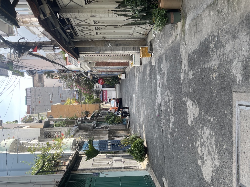 GẤP VỀ QUÊ ĐÓN TẾT Nhà Đồng Nai P15 Quận 10. Ngang 5.8m dài 10m. Vị Trí  Kinh doanh 3 Tầng Chỉ 12.5